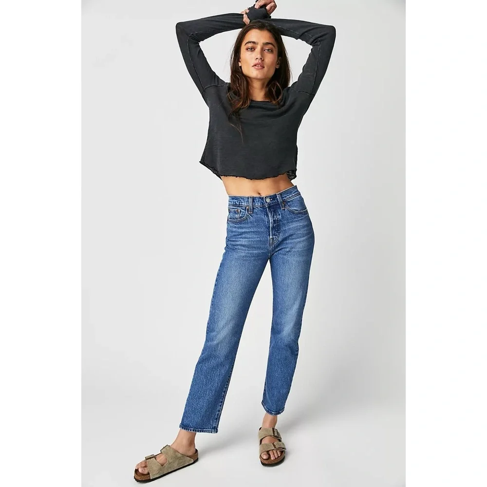 NWT Levi’s high rise wedgie straight cropped jeans